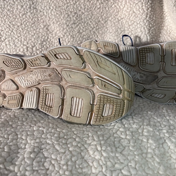 Hoka Men's Bondi 8 Vibrant Blue Athletic Shoes - Picture 4 of 8